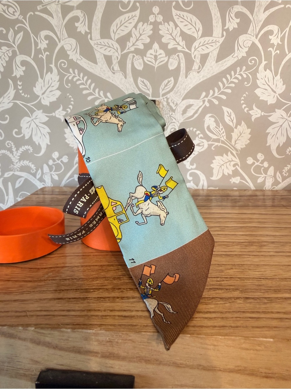 HERMES Twilly Parade En Fanfare Vert Amande 100% Silk New in Box (2 of 2)